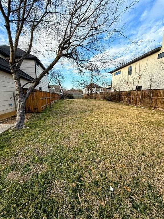 0.1 acres in Dallas County - photo 4