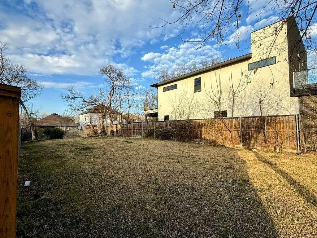 0.1 acres in Dallas County - photo 3