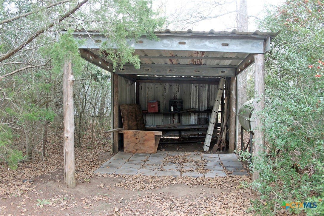 5.62 acres in Caldwell County - photo 2
