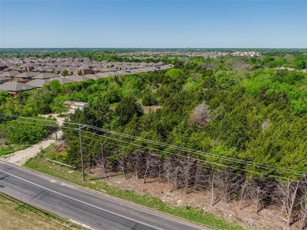 0.23 acres in Ellis County - photo 9