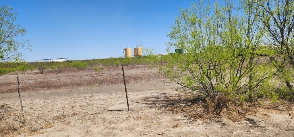 490,921 acres in Maverick County - photo 5