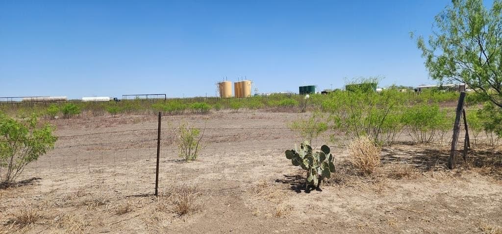 490,921 acres in Maverick County - photo 9
