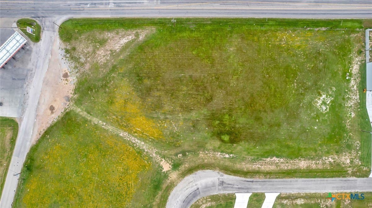 1.09 acres in Victoria County - photo 11