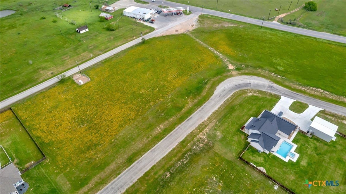 1.09 acres in Victoria County - photo 4