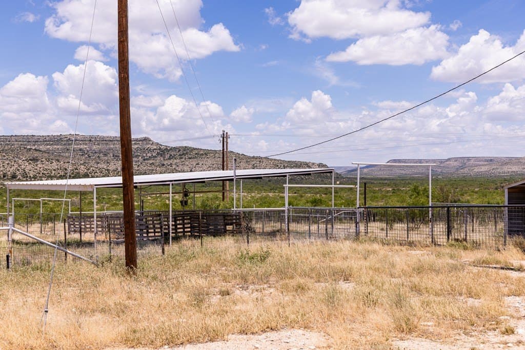 851 acres in Crockett County - photo 4