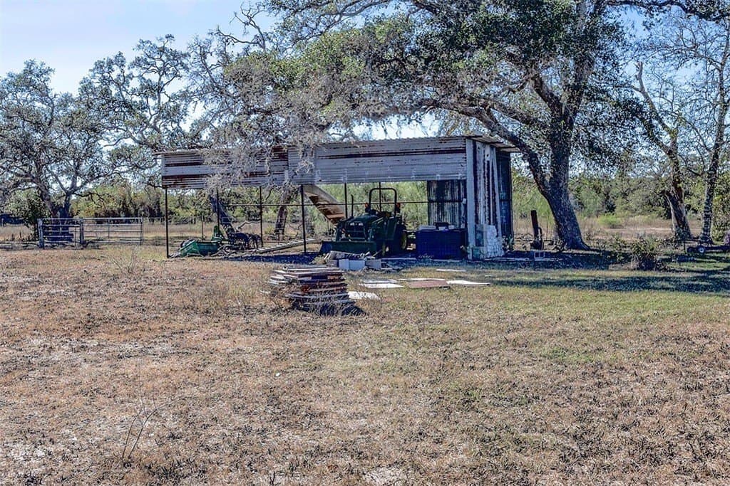81.92 acres in Lavaca County - photo 17