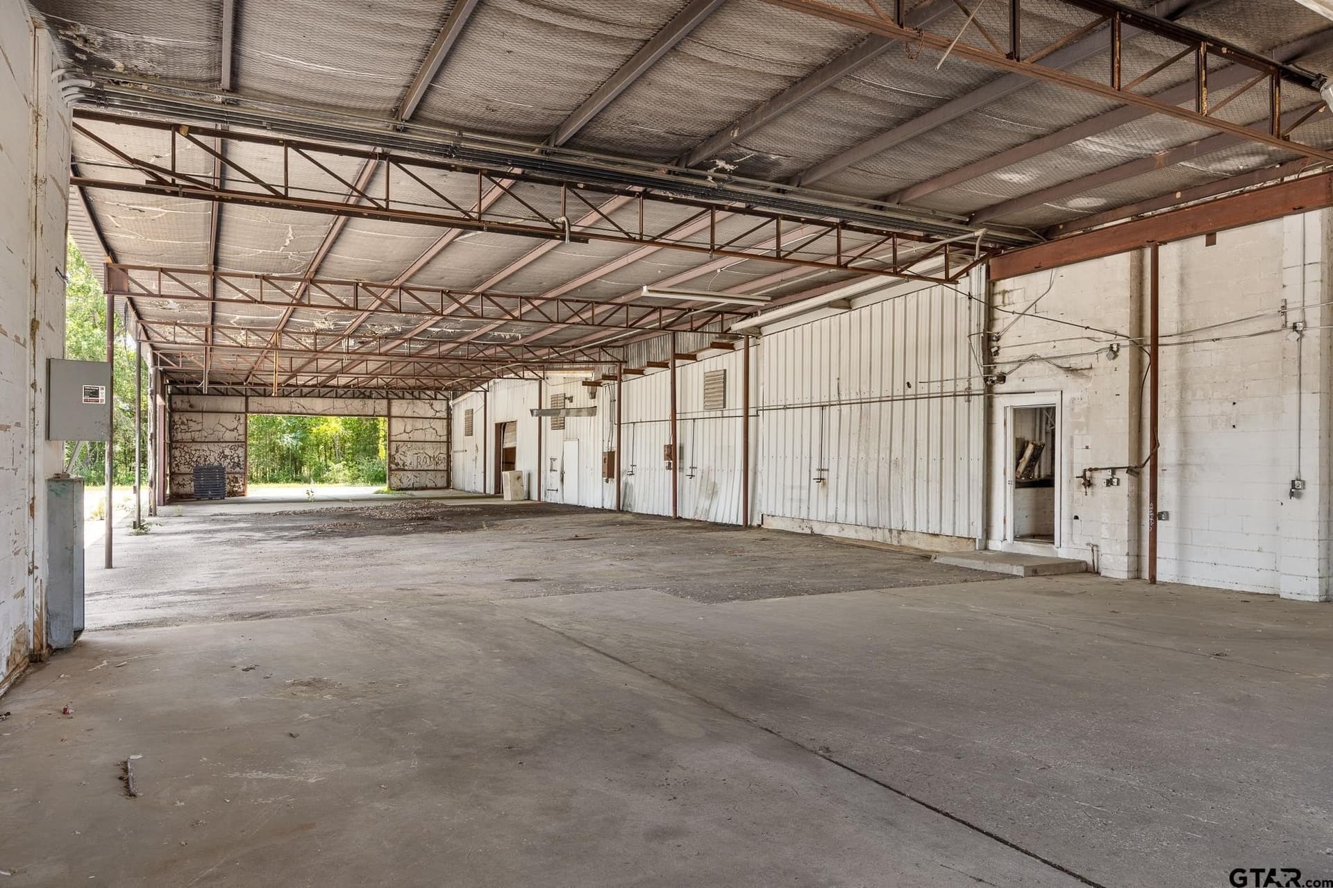32.94 acres in Smith County - photo 24