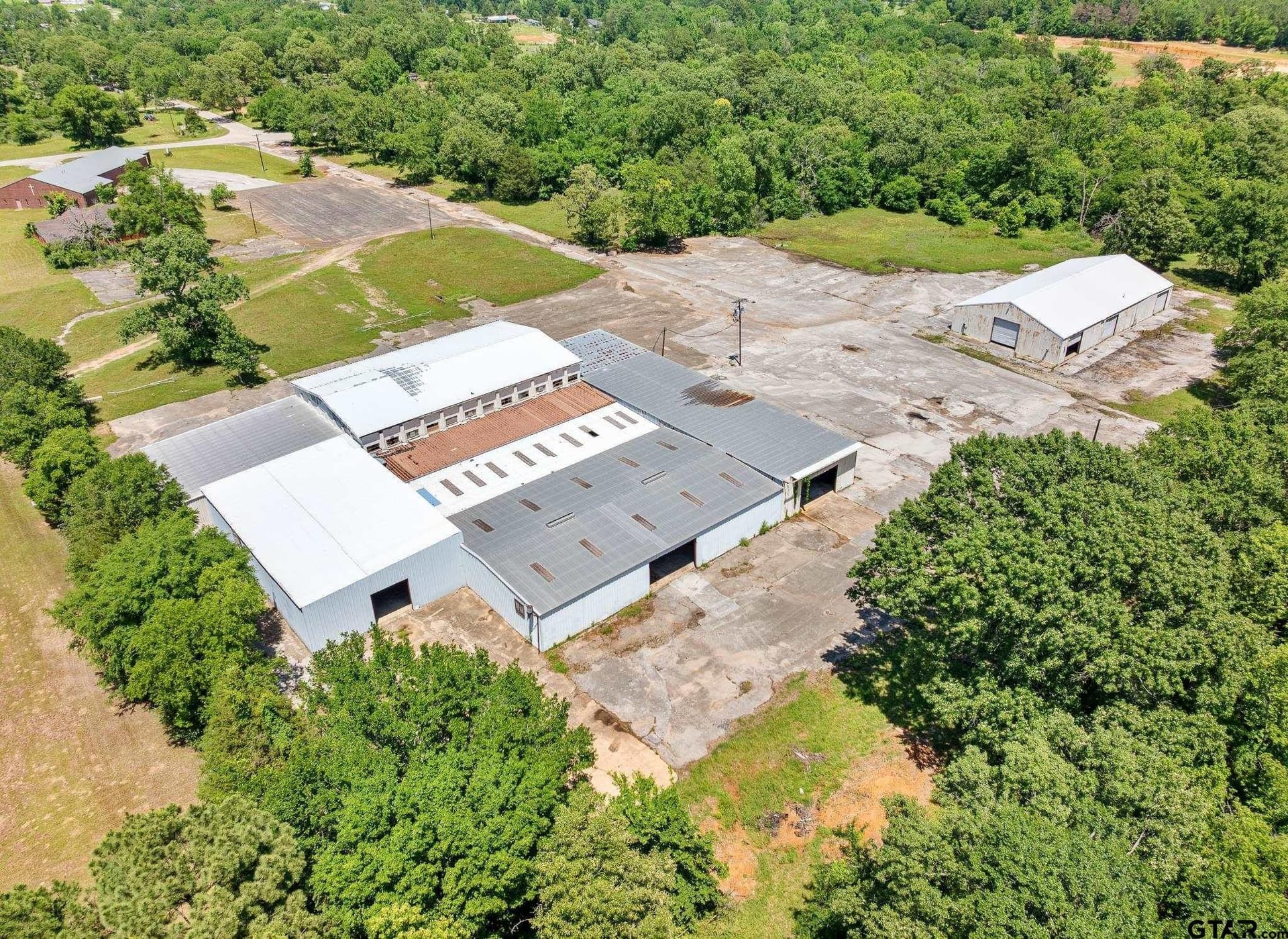 32.94 acres in Smith County - photo 4