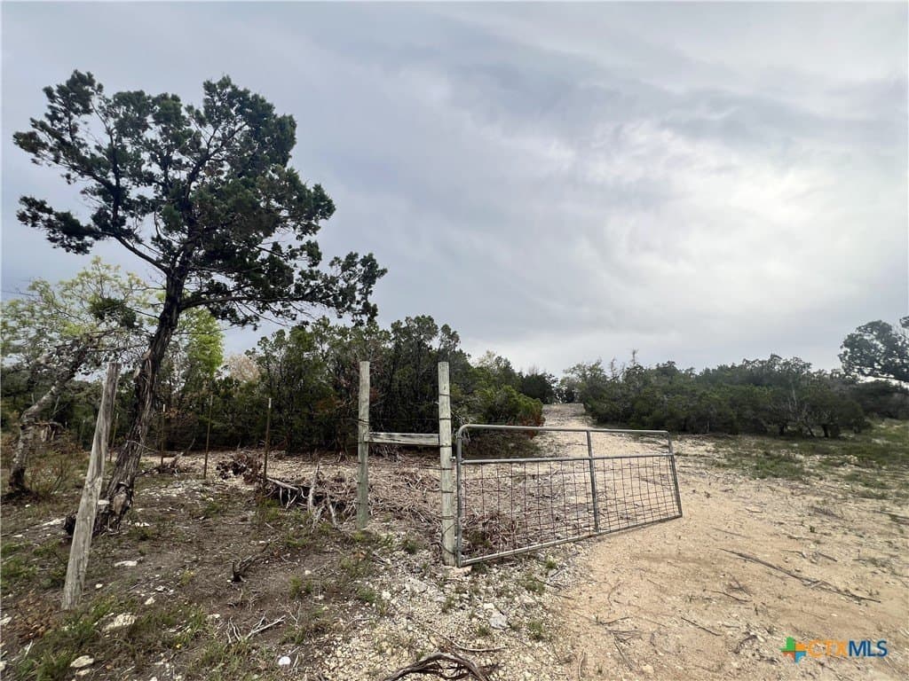 15.41 acres in Travis County - photo 7
