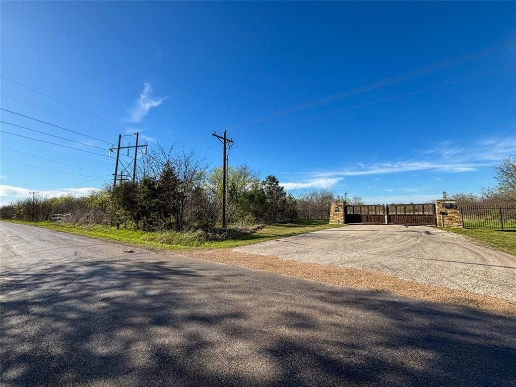 4.63 acres in Kaufman County - photo 4