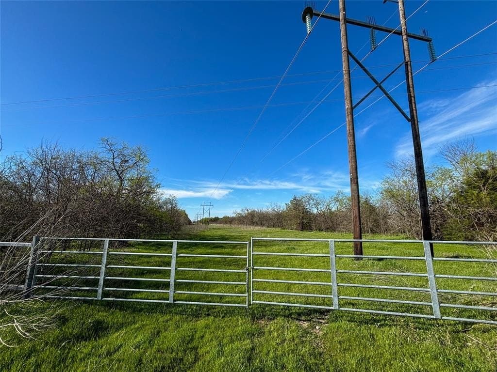 4.63 acres in Kaufman County - photo 2