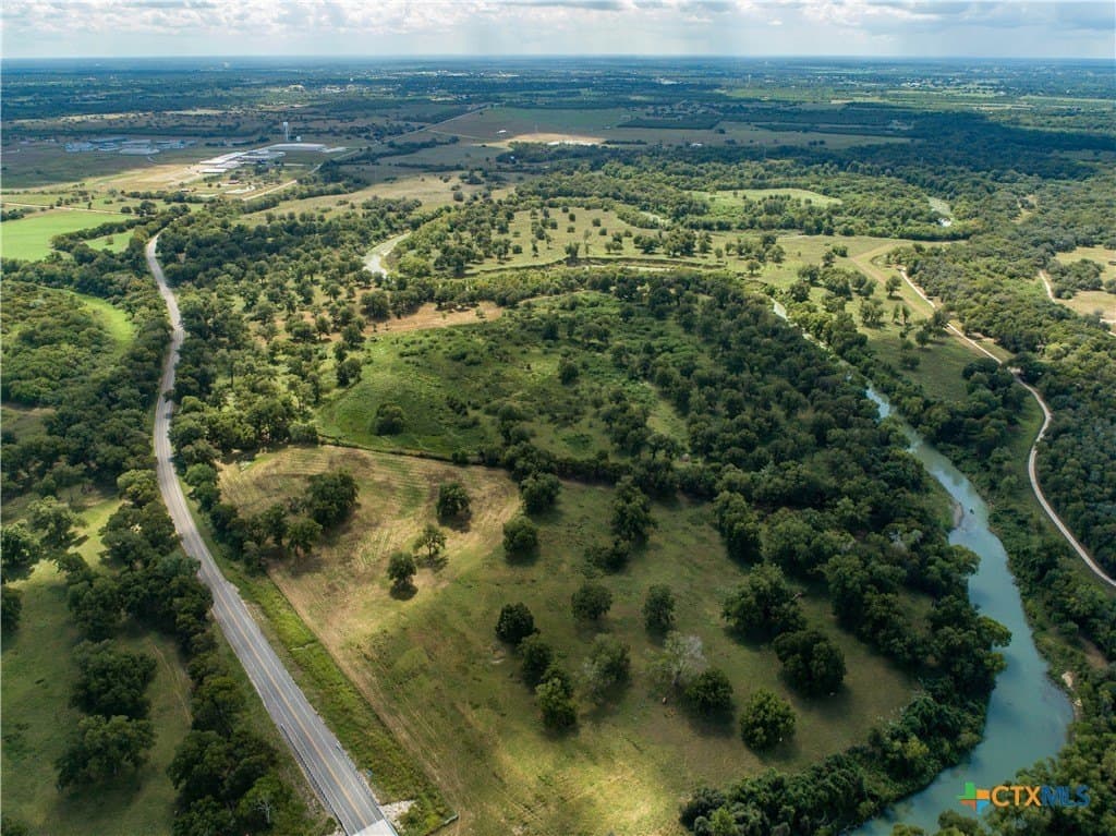 140 acres in DeWitt County - photo 8