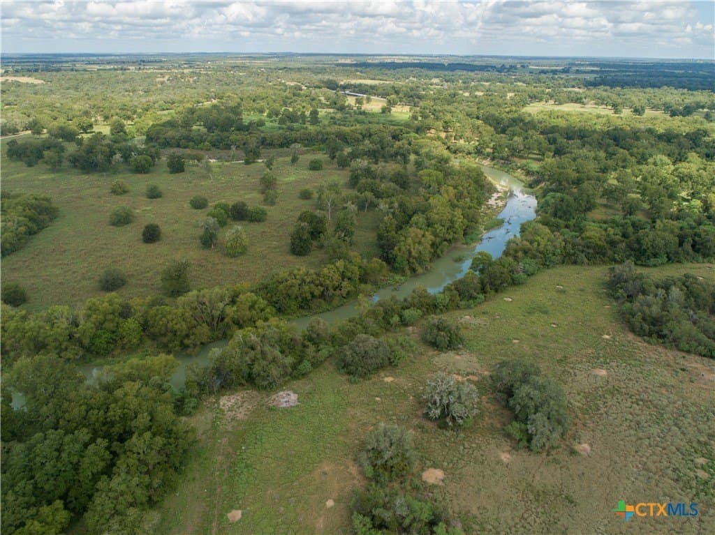 140 acres in DeWitt County - photo 4