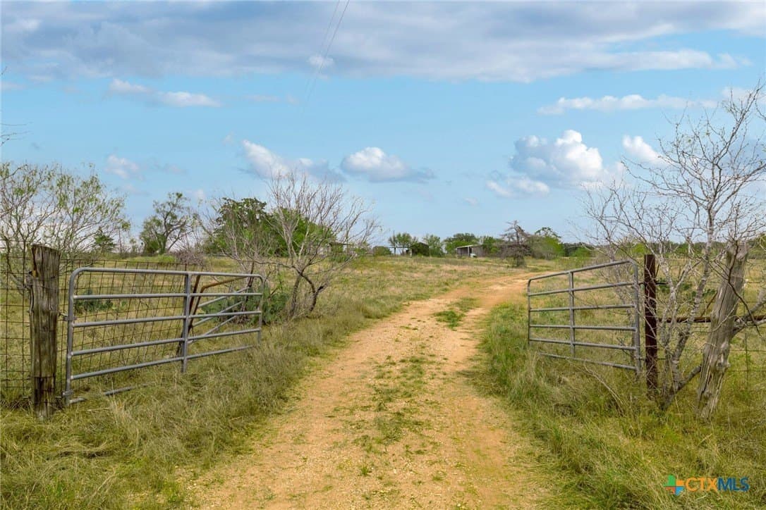 10 acres in Caldwell County - photo 34