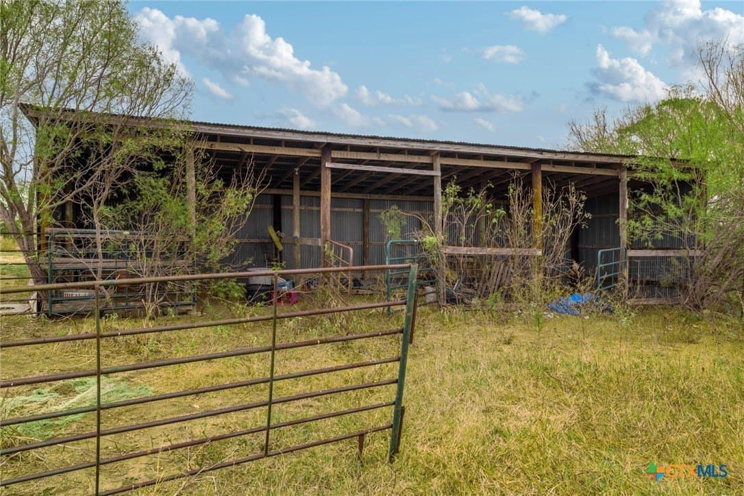 10 acres in Caldwell County - photo 33