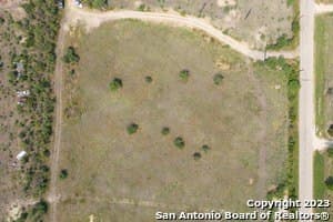 10 acres in Guadalupe County - photo 4