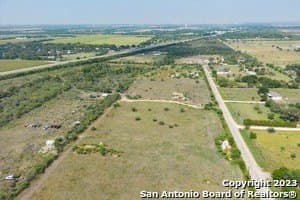 10 acres in Guadalupe County - photo 6