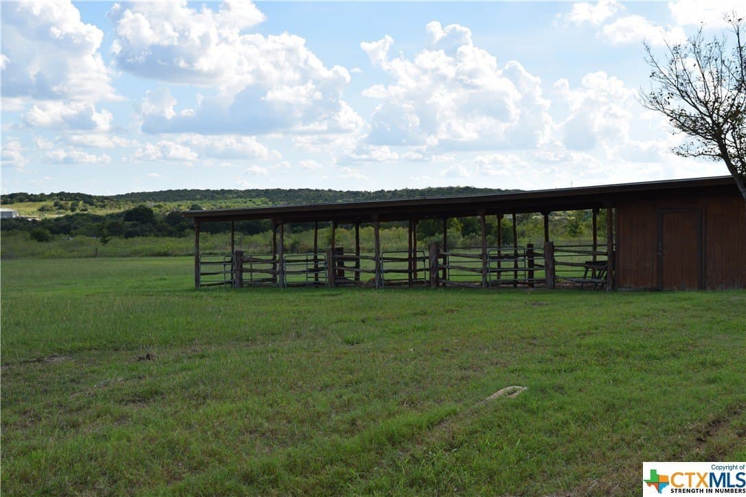 17.99 acres in Comal County - photo 33