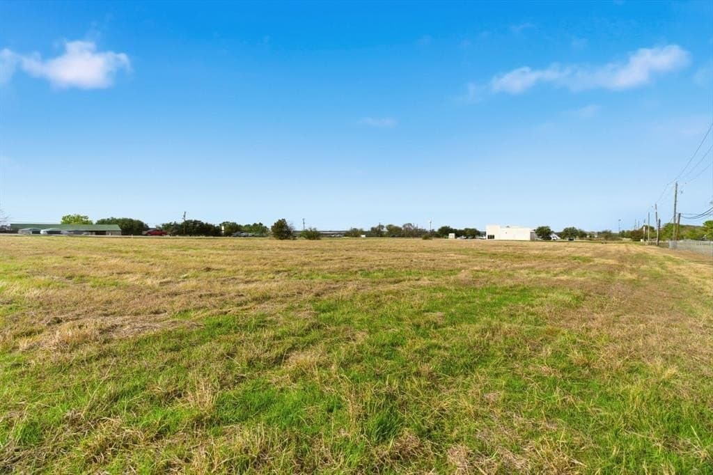 3.28 acres in Tarrant County - photo 6