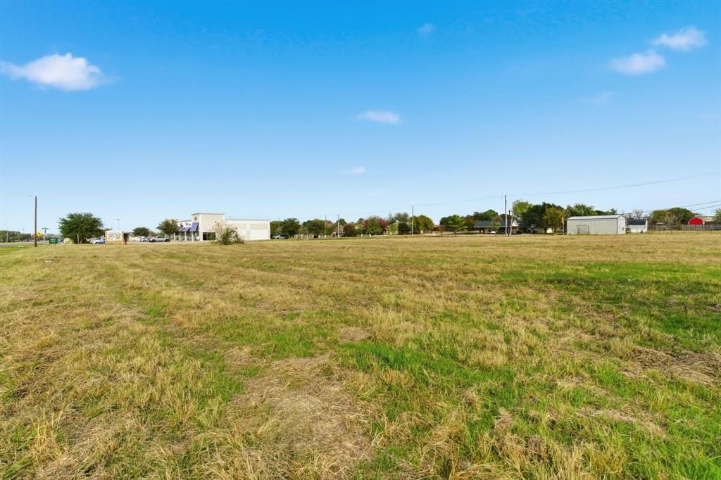 3.28 acres in Tarrant County - photo 10