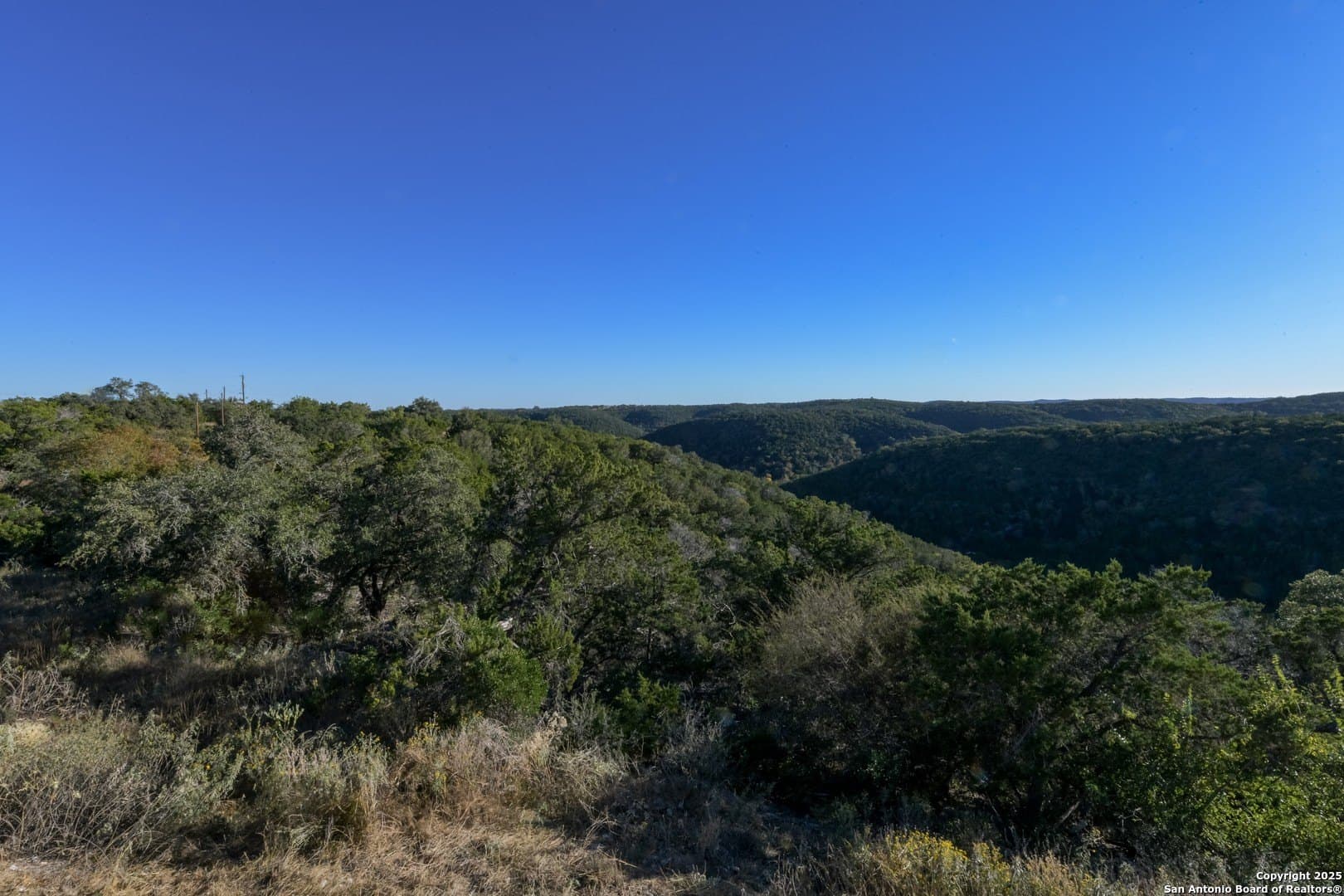 10 acres in Bandera County - photo 2