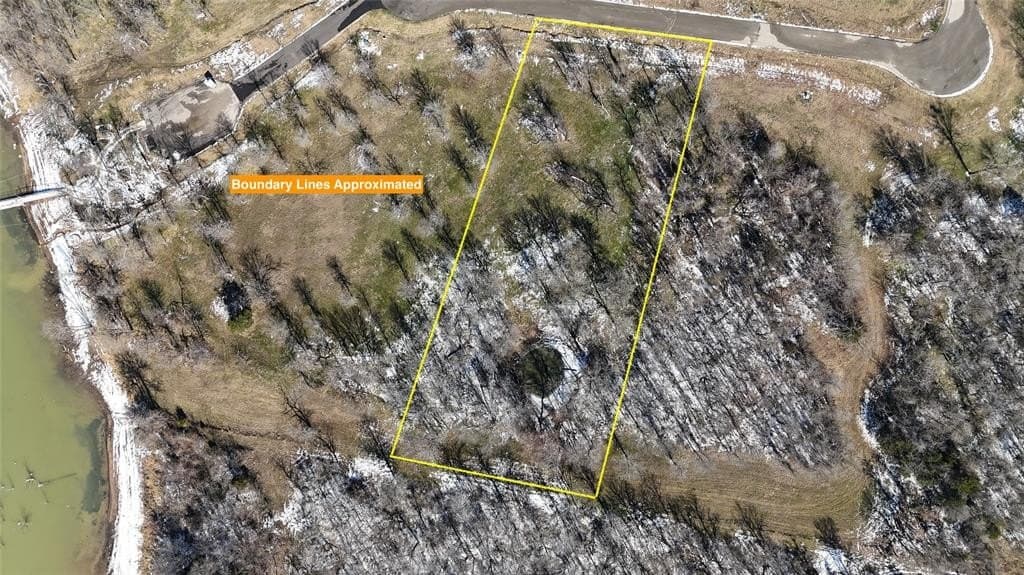 1.01 acres in Navarro County - photo 21