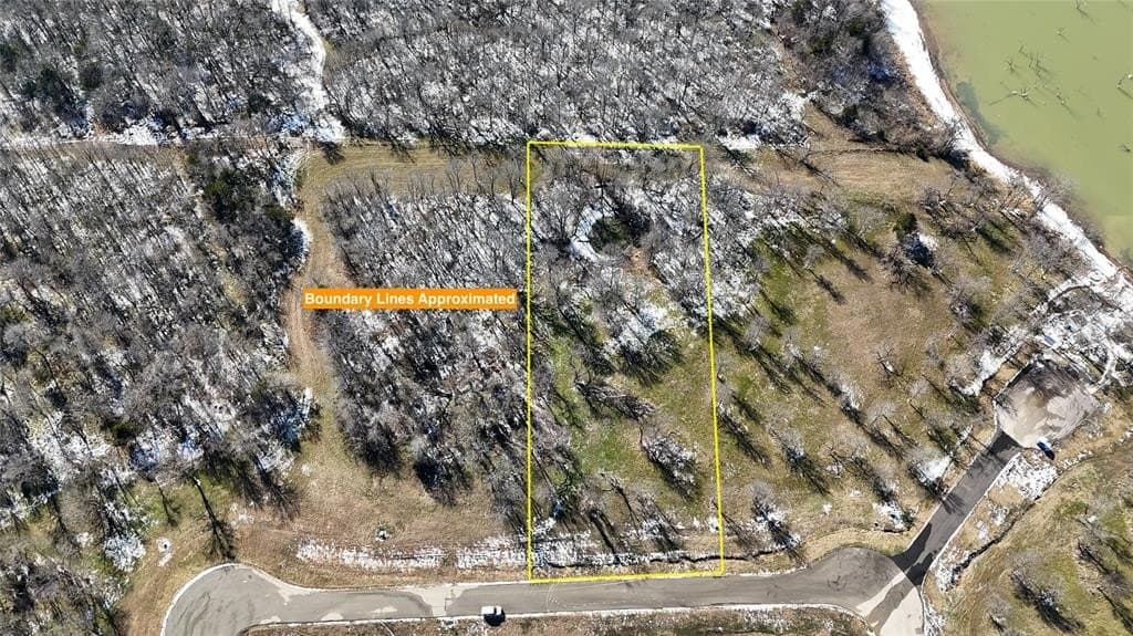 1.01 acres in Navarro County - photo 24