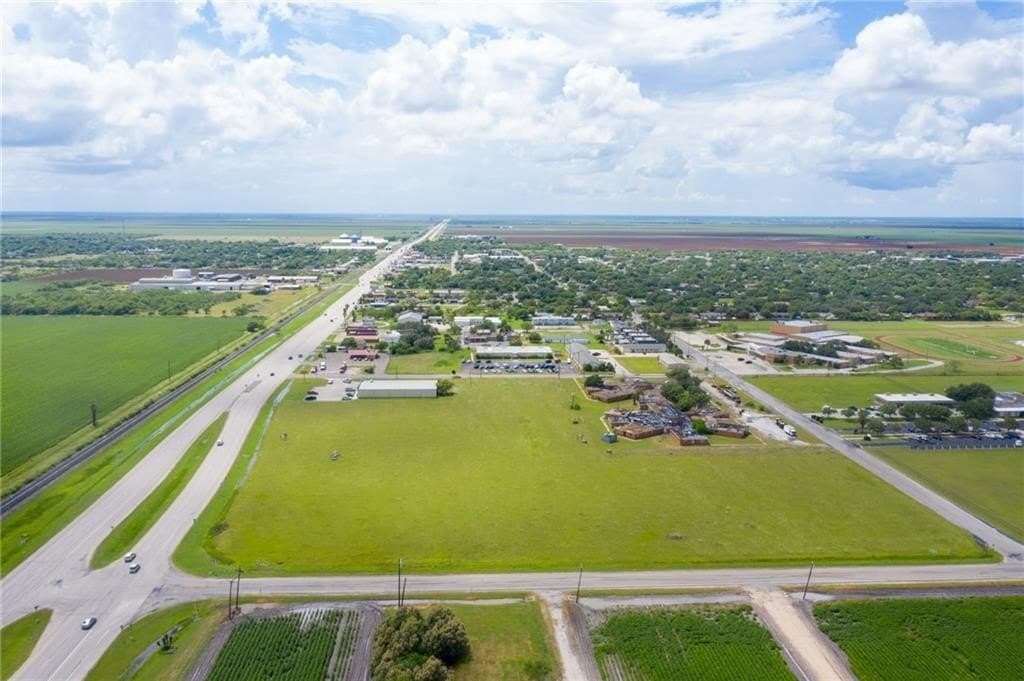 9.26 acres in San Patricio County - photo 3