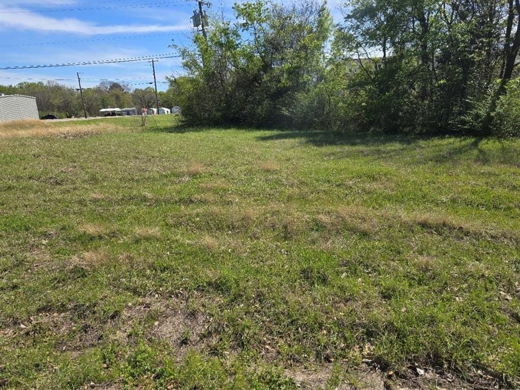 0.12 acres in Henderson County - photo 4