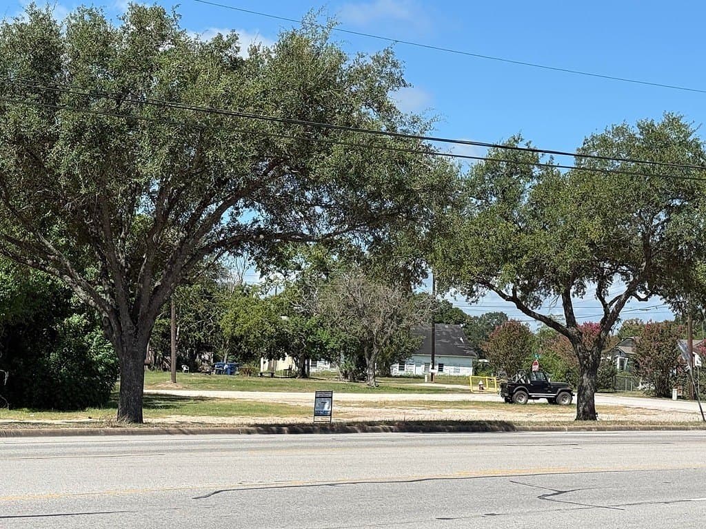 200 South Lake Avenue