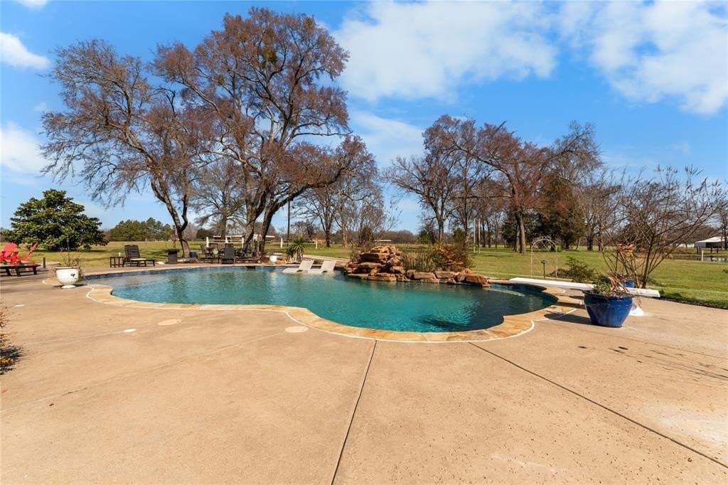 10 acres in Van Zandt County - photo 5