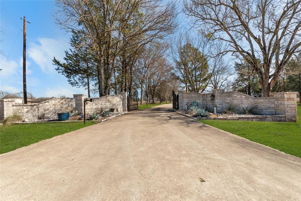 10 acres in Van Zandt County - photo 4