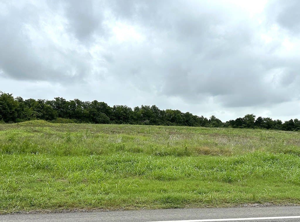 8 acres in Fayette County - photo 4