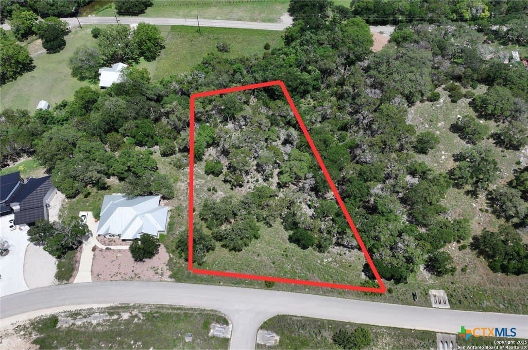 1.11 acres in Comal County - photo 2