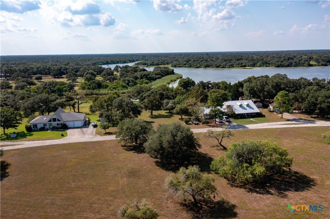 0.4 acres in Goliad County - photo 3