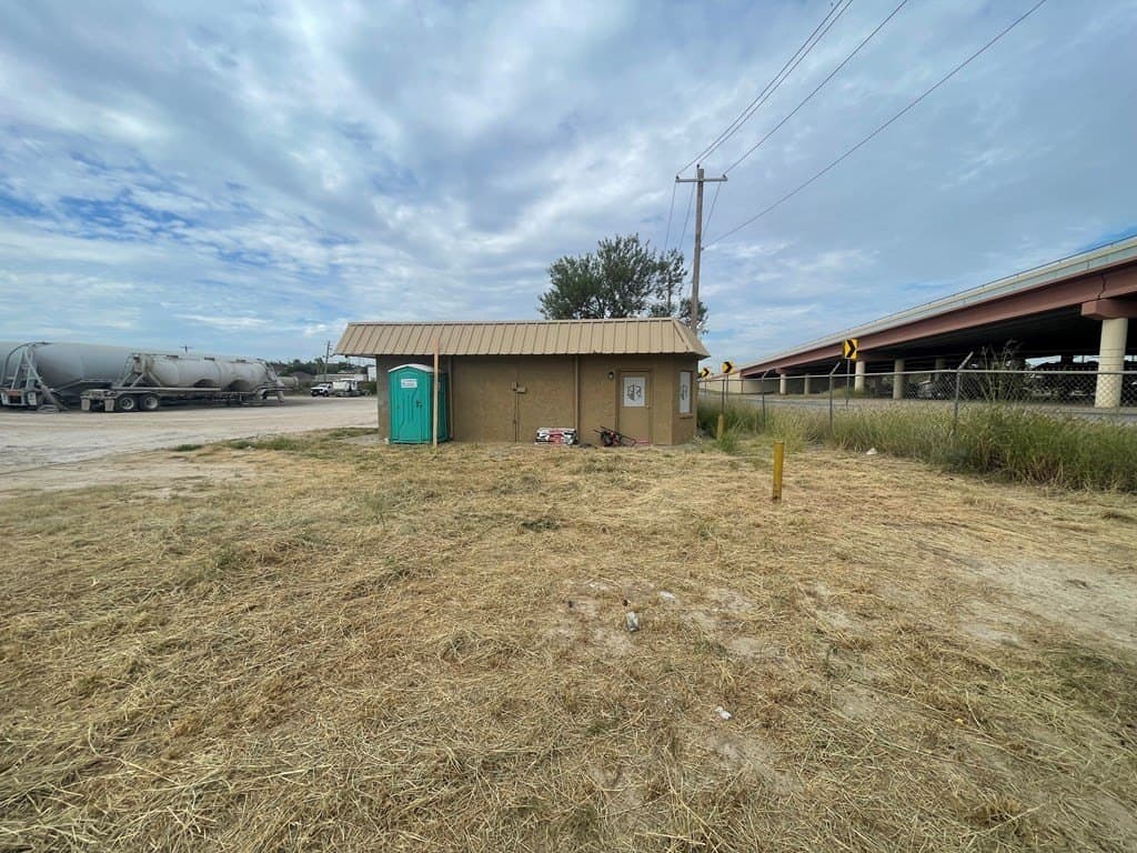 162,239 acres in Maverick County - photo 7