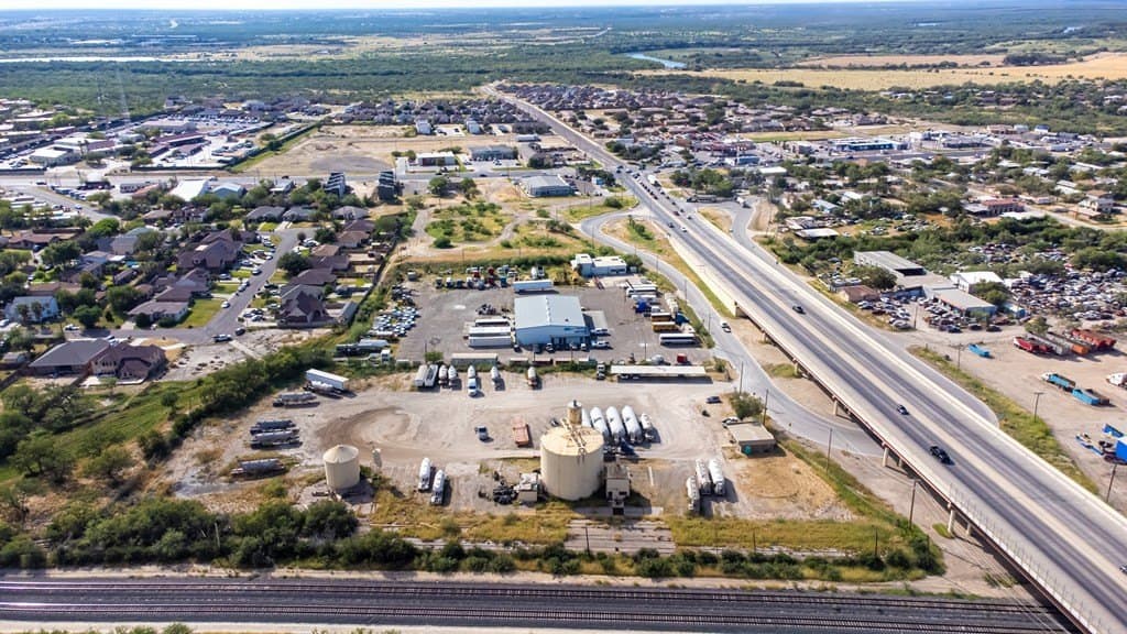 162,239 acres in Maverick County - photo 3