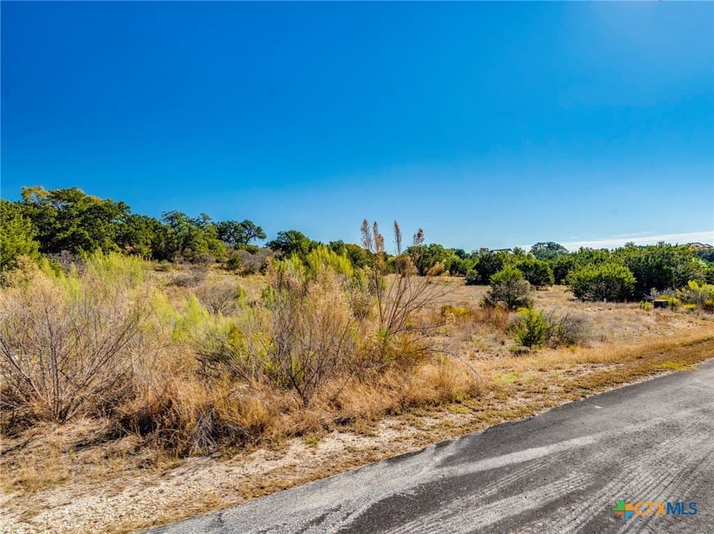 1.11 acres in Comal County - photo 4