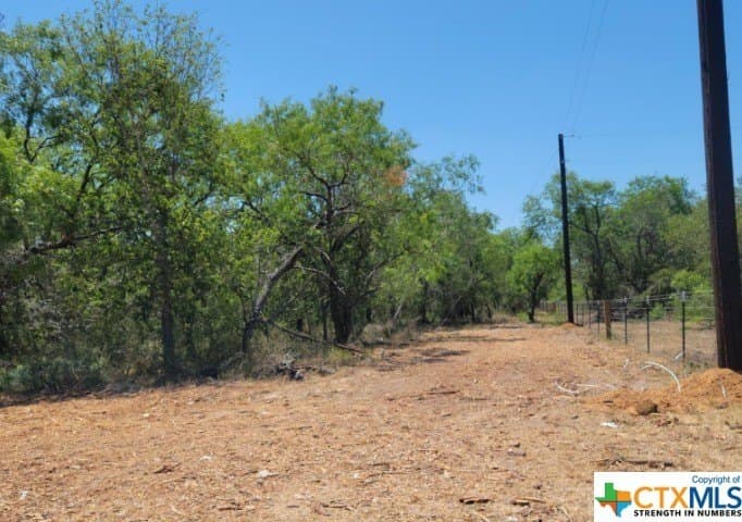 1 acres in Gonzales County - photo 10