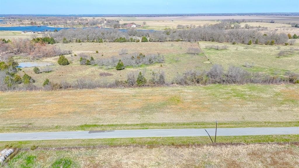 1.11 acres in Navarro County - photo 9