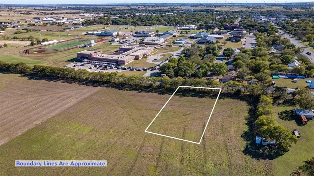 0.5 acres in Cooke County - photo 4