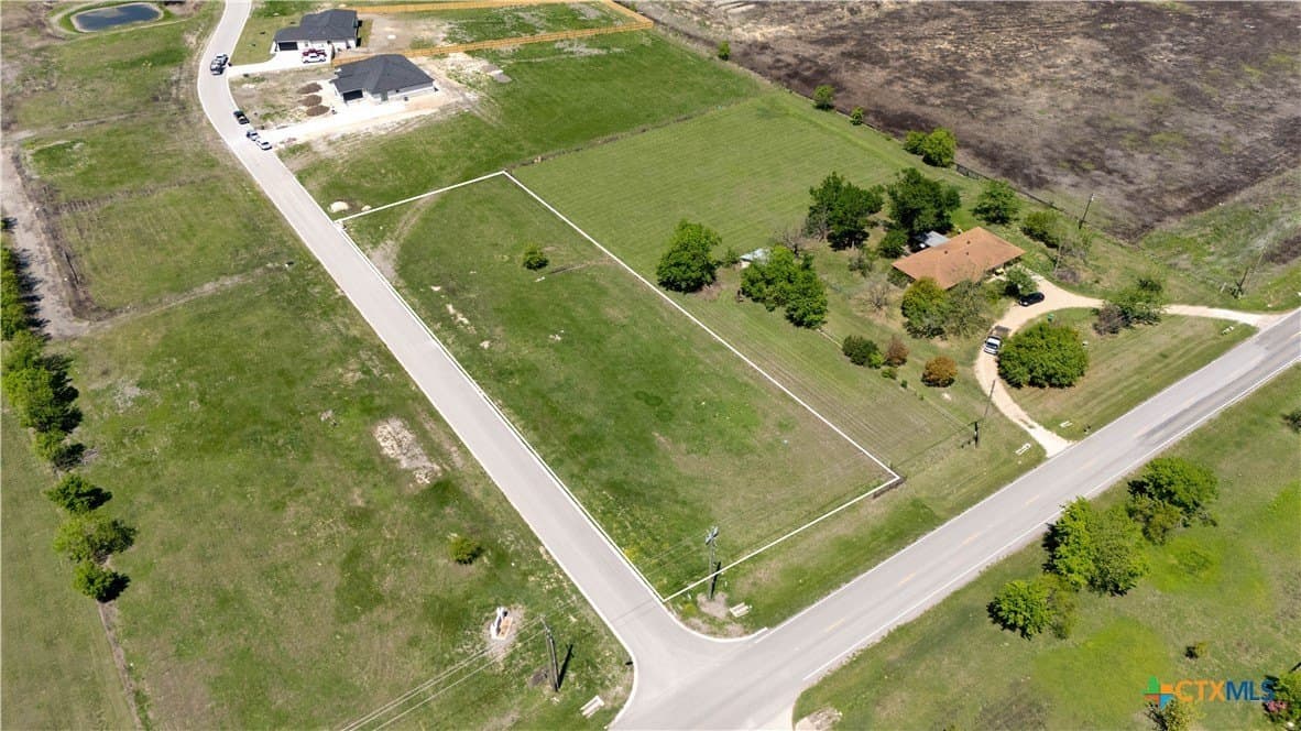 1.05 acres in Bell County - photo 3