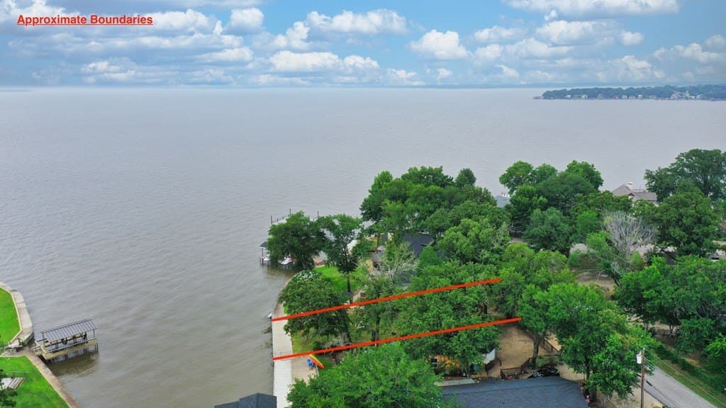0.14 acres in Henderson County - photo 4