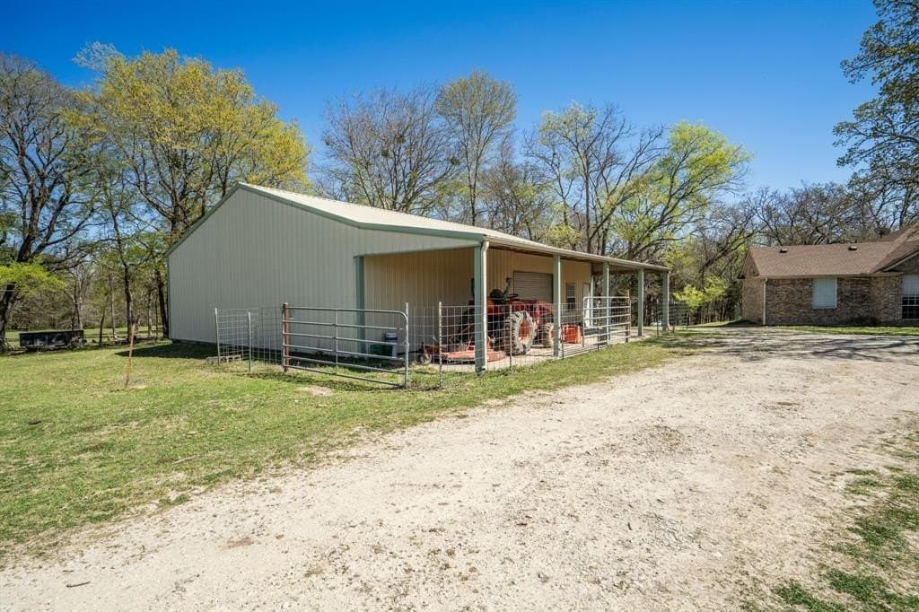 43.83 acres in Hunt County - photo 23