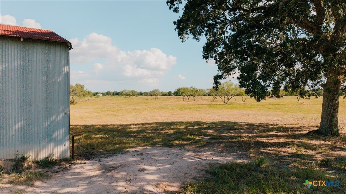 11 acres in Lavaca County - photo 6
