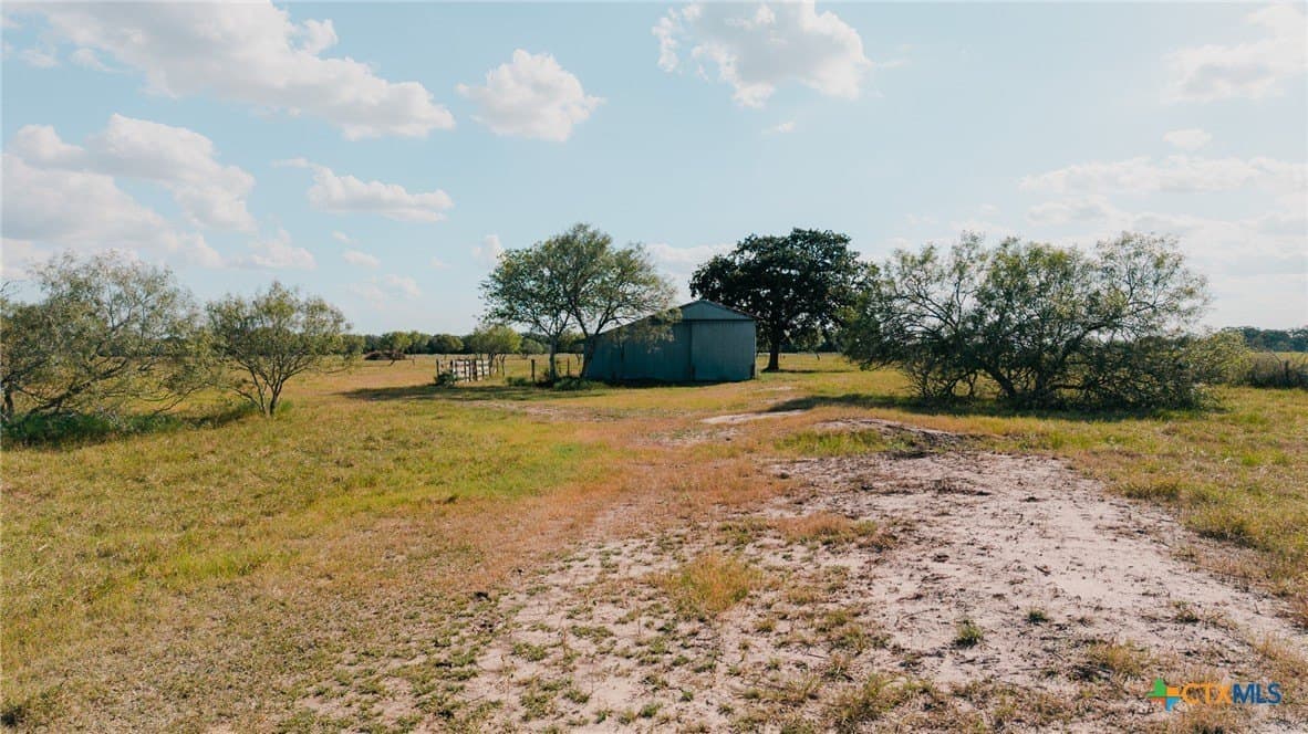 11 acres in Lavaca County - photo 11