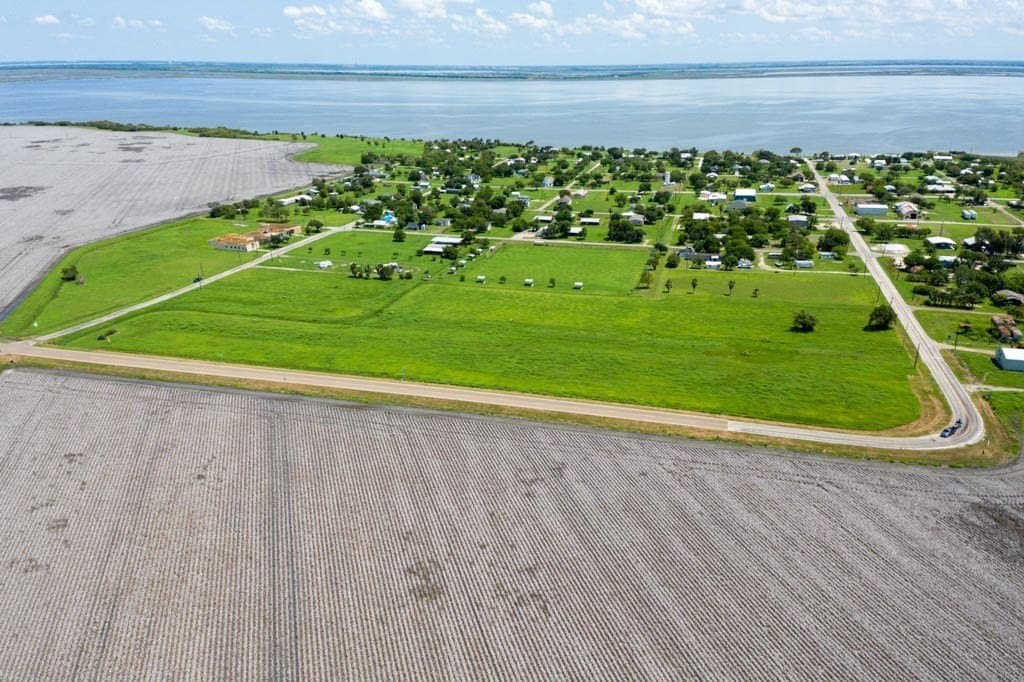 0.35 acres in Refugio County - photo 23