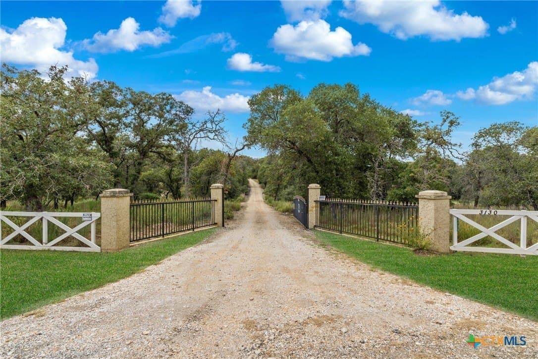 11 acres in Guadalupe County - photo 3