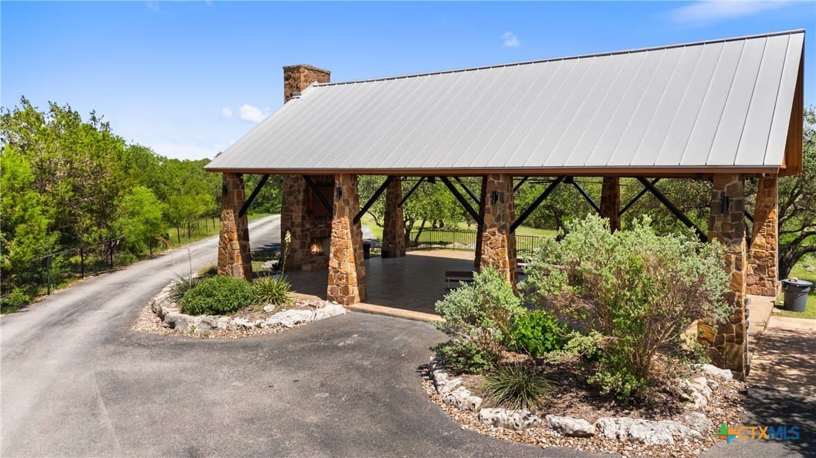 1.9 acres in Comal County - photo 24