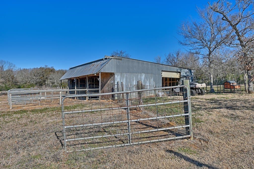 22.91 acres in Burleson County - photo 24